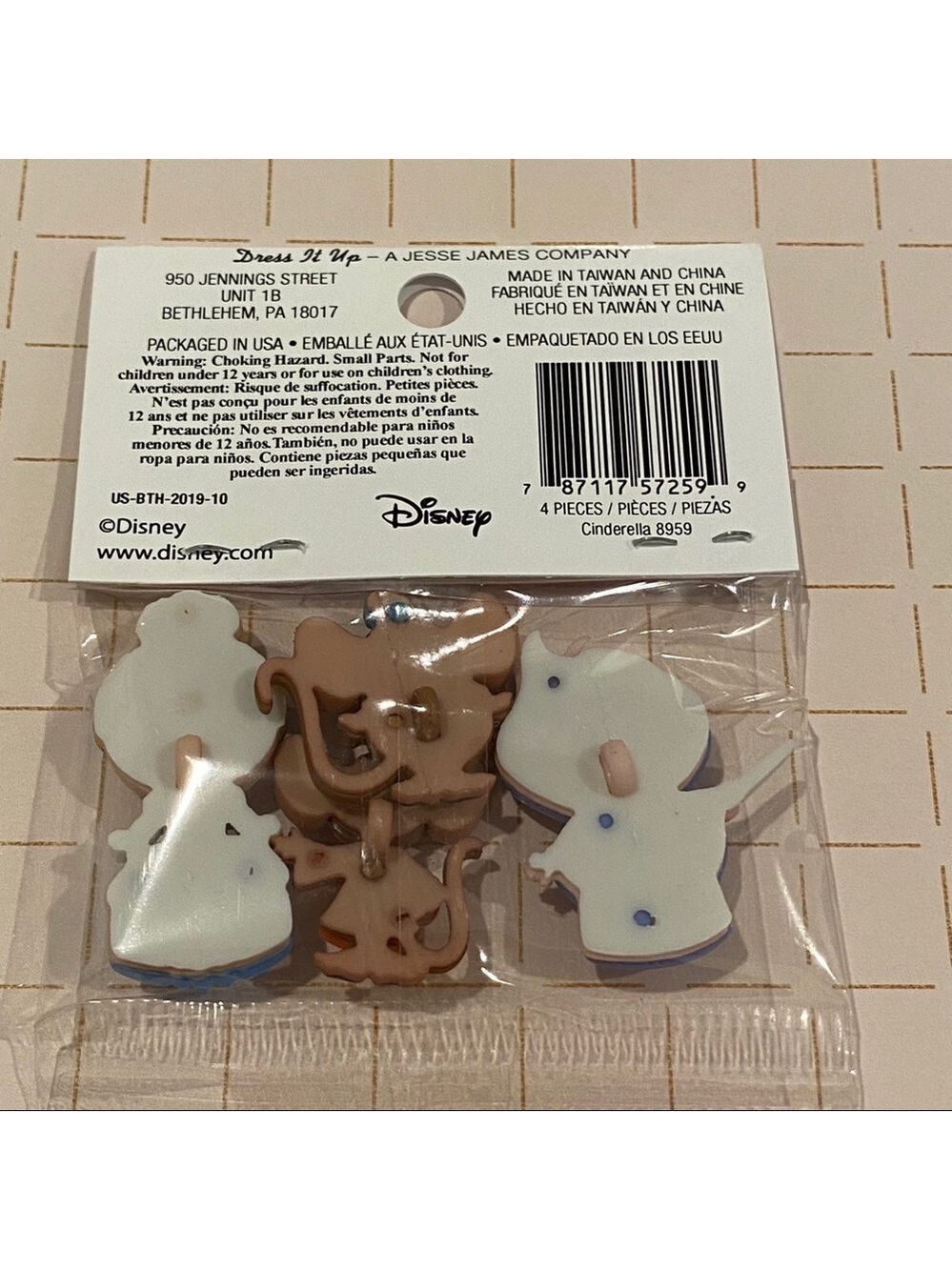 Cinderella Buttons - Picture 2 of 2